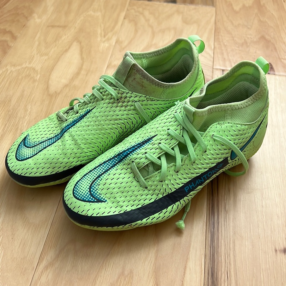 Boys Nike phantom soccer cleats